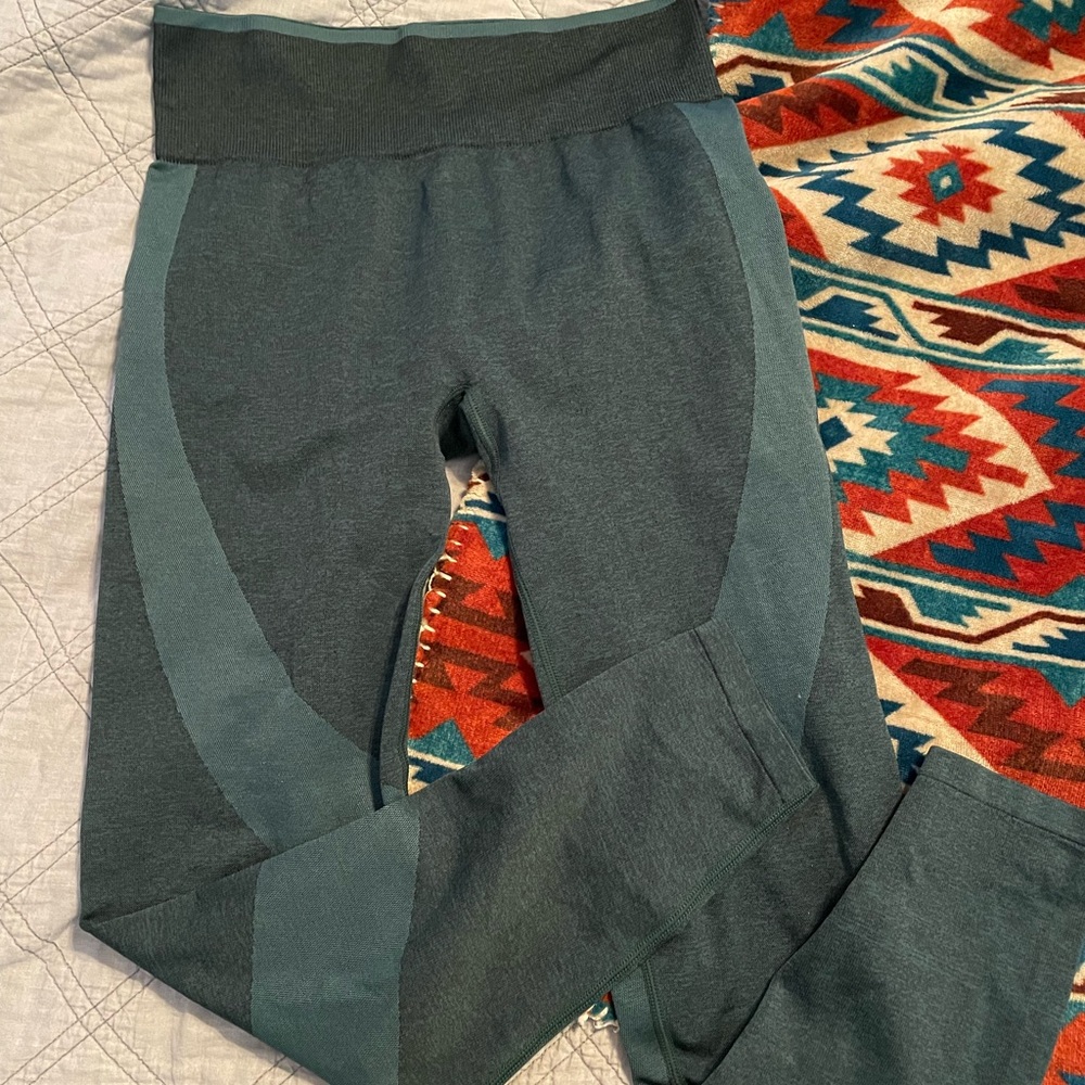 Victorias Secret Seamless workout leggings